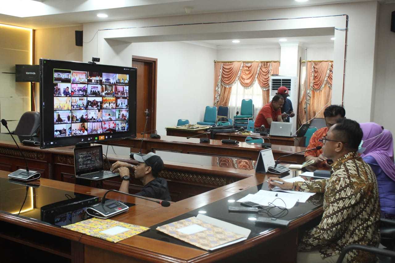 Melalui Video Conference Sekda Maluku Jelaskan Penanganan Corona ke Kemendagri