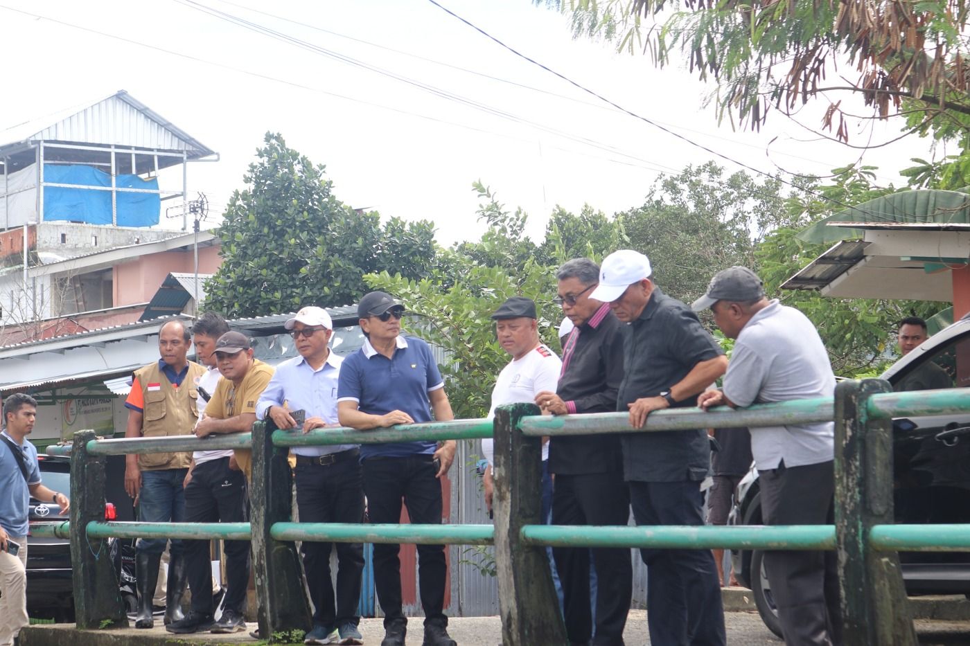 TERENDAM BANJIR, SADALI TINJAU LANGSUNG KAWASAN WAIHERU