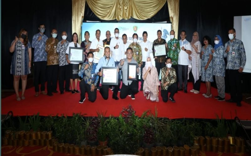 Pemprov Maluku Terima Lima Sertifikat Penerapan SNI-ISO di Akhir Tahun 2021