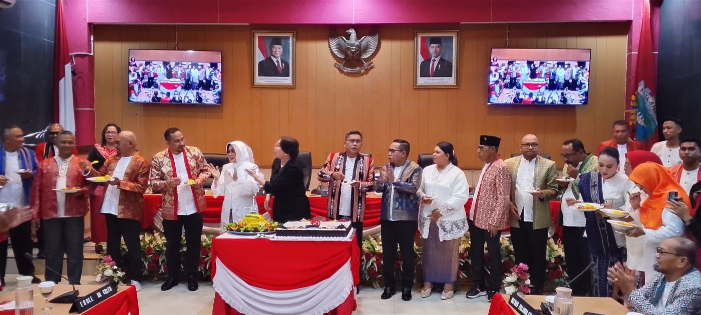 Rapat Paripurna HUT ke-450, Wali Kota Tegaskan Ambon Harus Bergerak Bersama