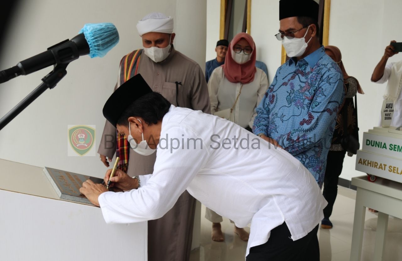 Plh Sekda Maluku  Resmi Masjid Al-Ikhlas Hamid BSA, Negeri Laha