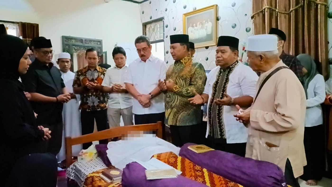 GUBERNUR & WAGUB MELAYAT KE RUMAH DUKA IMAM BESAR MASJID RAYA AL-FATAH