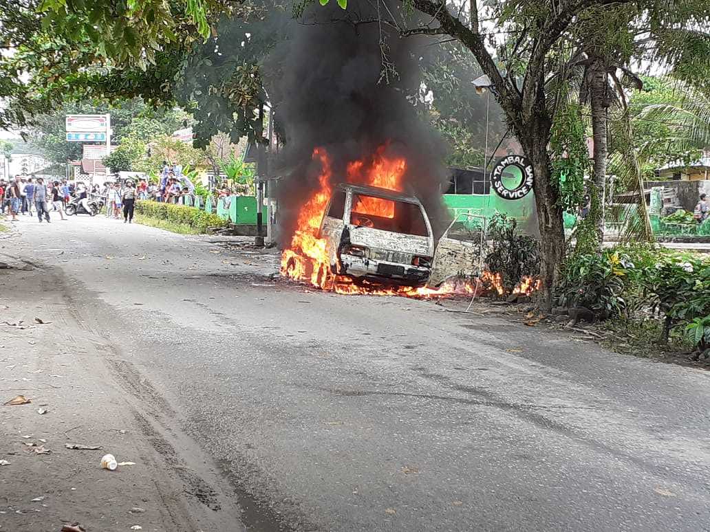 Angkut BBM Jenis Dexlite Mobil Pic Up Milik Goenawan Hangus Terbakar 