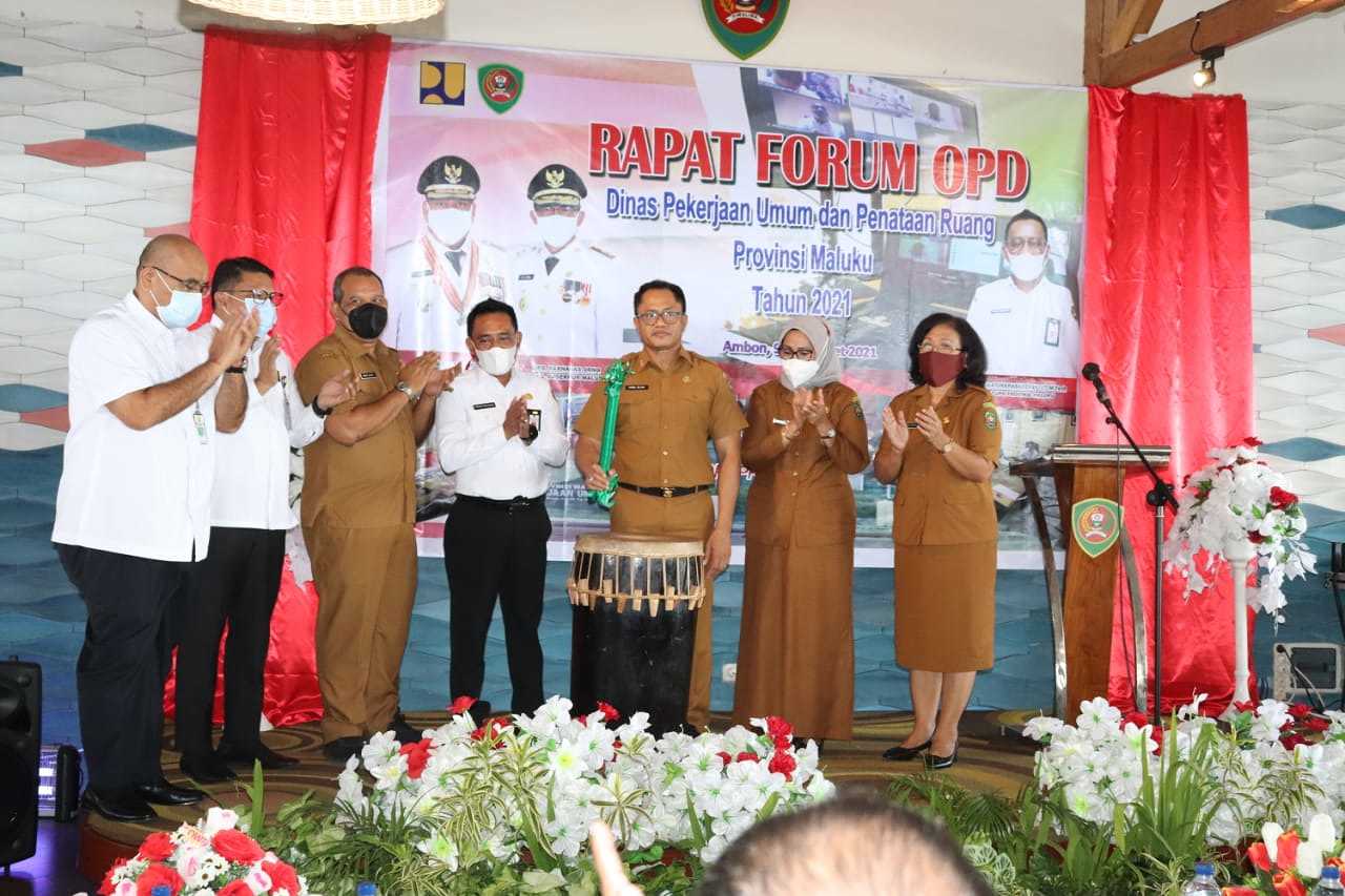 Sekda Buka Rapat Forum OPD PUPR Maluku Tahun 2021