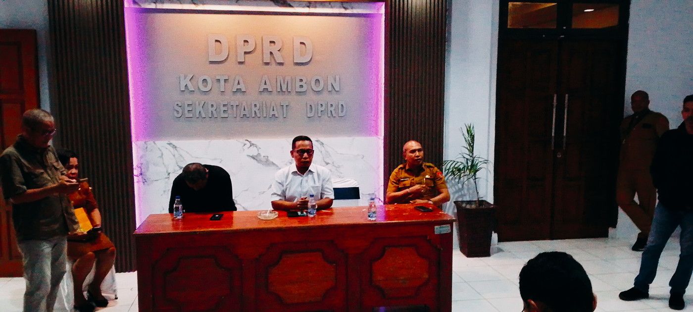Mourits Tamaela Bantah  Keras Terlibat Dugaan Pemukulan Staf dan Pesta Miras 