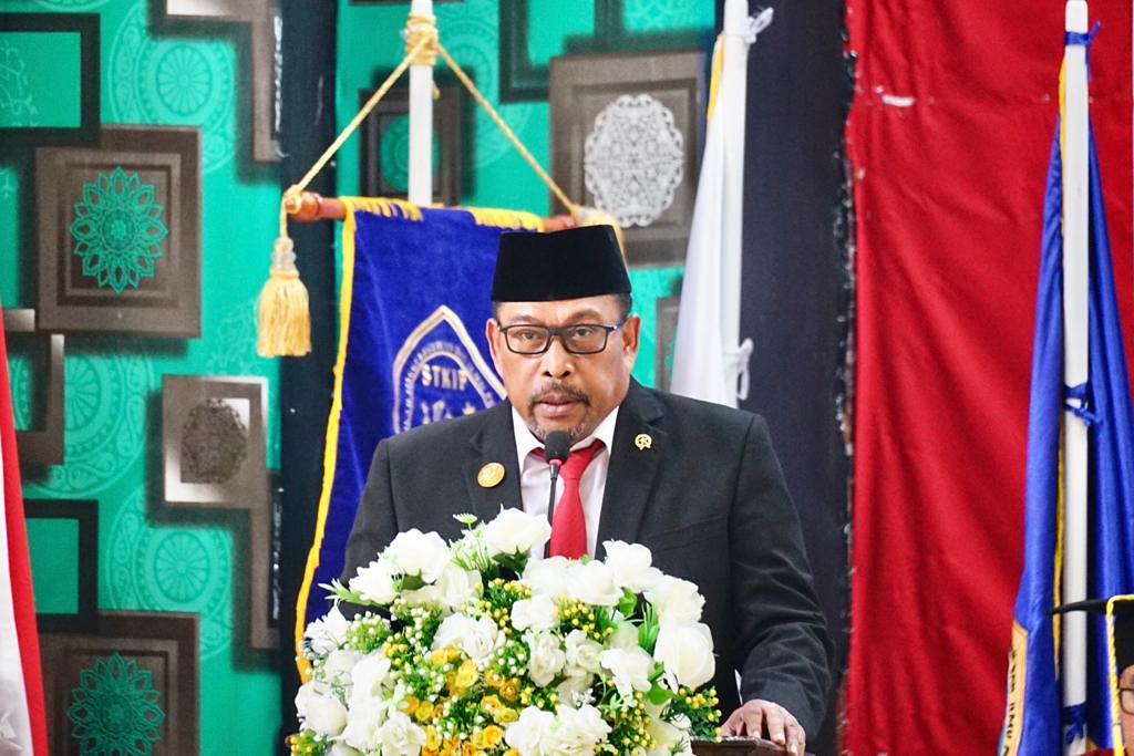 Gubernur Harap Wisudawan STKIP Ita Wotu Nusa Jadi Pelopor