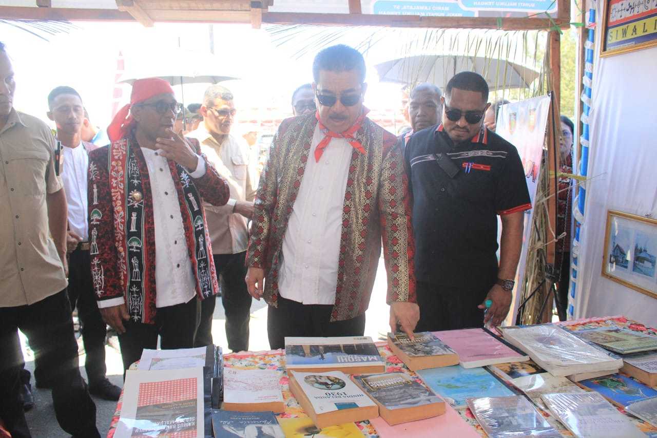 Gubernur Maluku Tinjau Pameran 30 UMKM di Masohi, Ajak Pelaku Usaha Terus Berinovasi