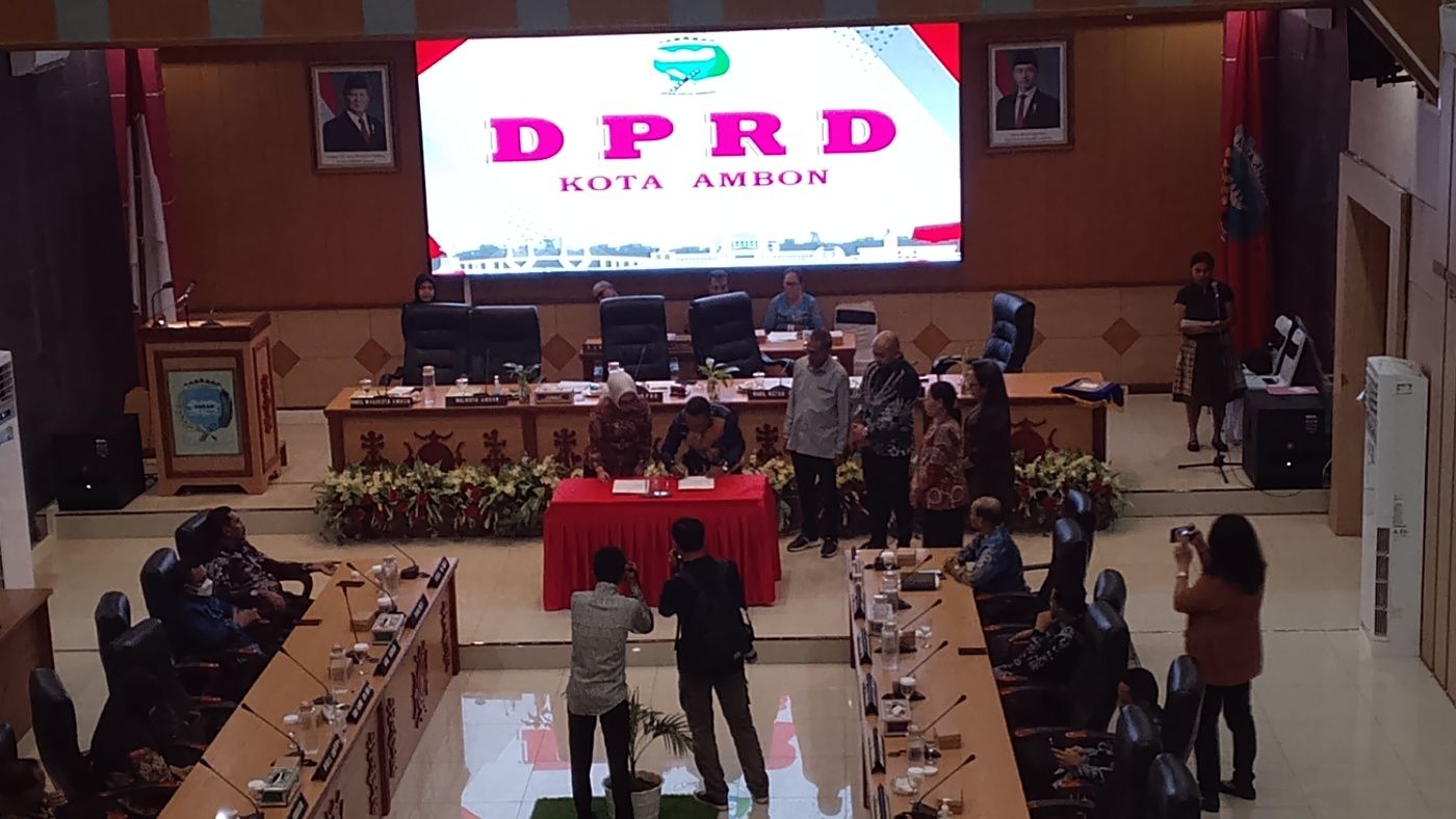 DPRD Kota Ambon Sahkan Tiga Ranperda, Pemkot Diminta Segera Siapkan Aturan Teknis