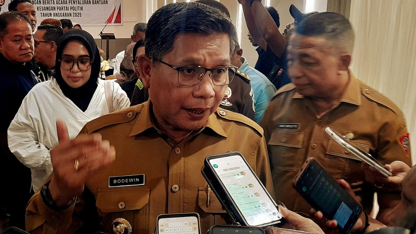 Dorong Stabilitas dan Demokrasi, Pemkot Ambon Salurkan Bantuan Keuangan Bagi 13 Parpol