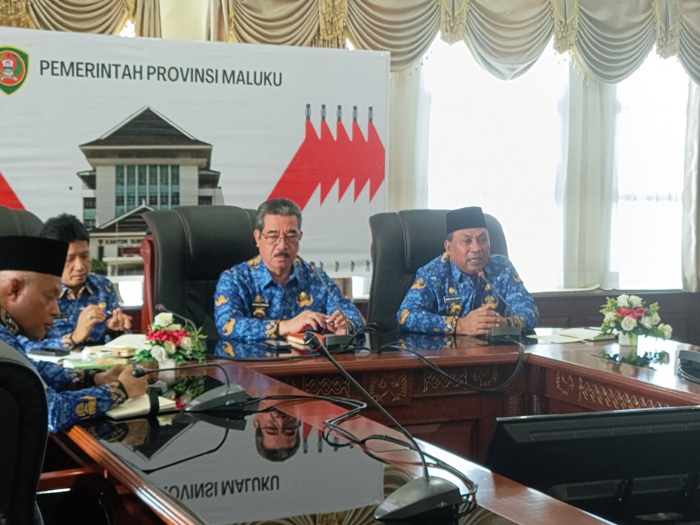 RAPAT DENGAN KEMENDAGRI, GUBERNUR USULKAN TRANSLOK DIGALAKKAN DI MALUKU