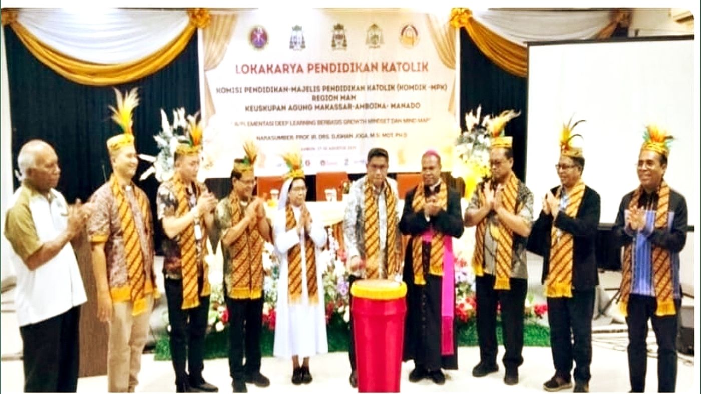 Pendidikan Katolik Regional Digelar di Ambon, Wali Kota Tekankan Pentingnya Karakter Generasi Muda