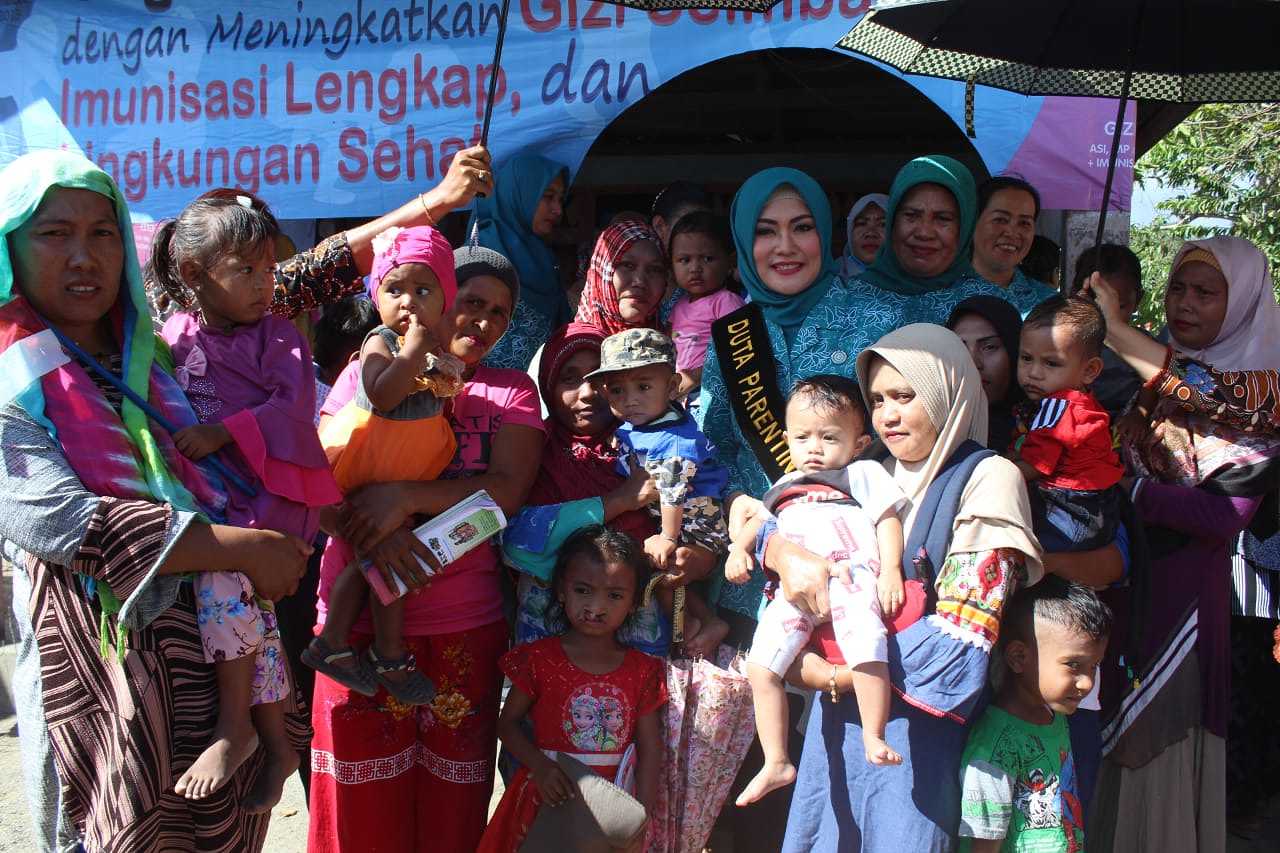 Kades Kawa Terharu Sambut Ibu Widya Ismail 