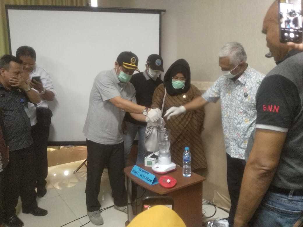 BNN Maluku Musnakan 49,78 Gram Narkotika Jenis Sabu  