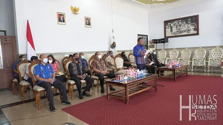 Fatlolon Serahkan LKPD Kepada BPK Perwakilan Maluku