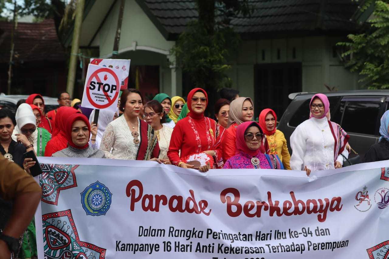 TP PKK Gelar Parade Kebaya dan Kampanye Anti Kekerasan Perempuan