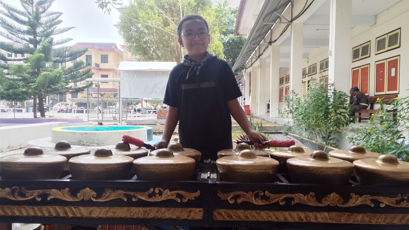 Flavia dan Denting Totobuang: Ketika Bocah 11 Tahun Menjaga Warisan Musik Maluku