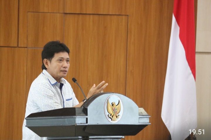 Sadli Ie : Hadiri Konsultasi Publik Materi Teknis Ruang Perairan Pesisir Provinsi Maluku