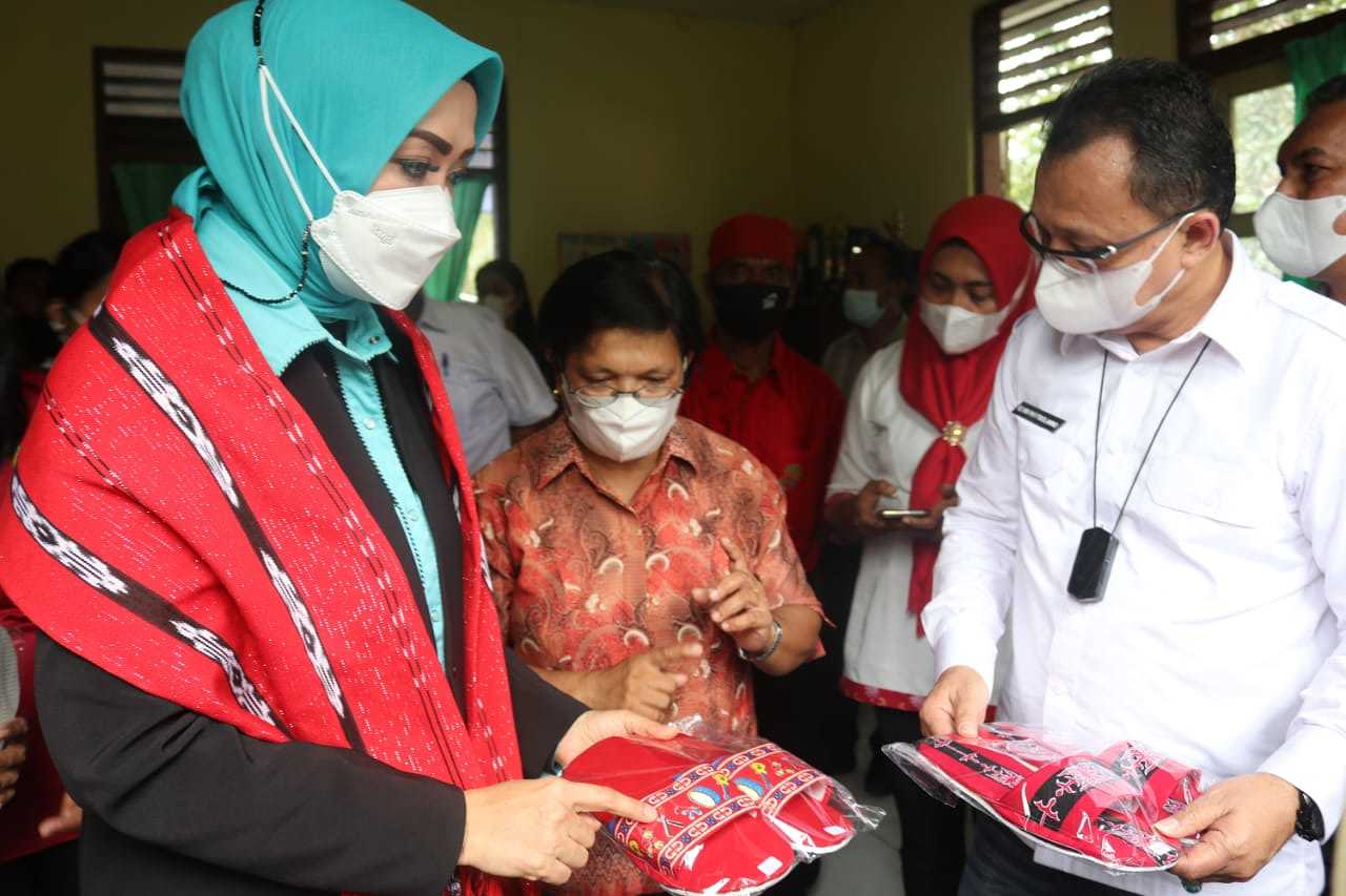 Wi : Temui Suku Naulu  Siap Bantu Kerajinan Tangan Ciptakan Lapangan Kerja