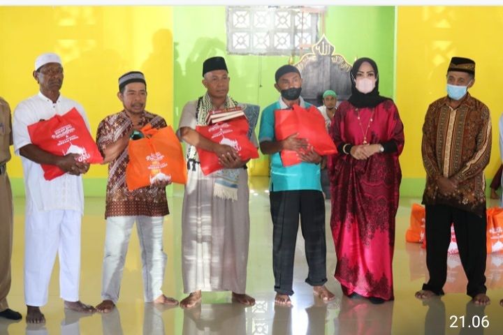 WPM :  Berbagi Kasih Sebanyak  224 Paket Sembako Kepada Penghulu Masjid di Kota Ambon