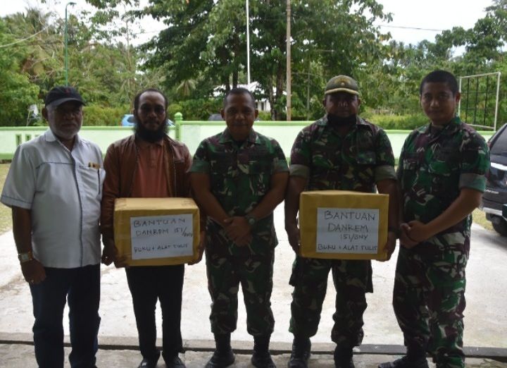 DANREM : SUMBANGI 371 PERALATAN PENDIDIKAN BAGI ANAK-ANAK  DANAU RANA 