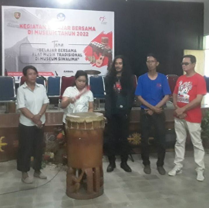 MS Latih Puluhan Siswa SD/SMP Mengenal Alat Musik Tradisional Mendukung Ambon Kota Musik