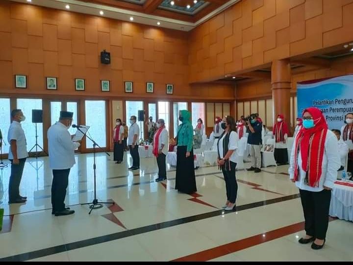 Gubernur Lantik Pengurus P2TP2A Provinsi Maluku