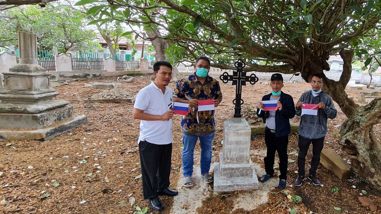 Makam Perwira Rusia Dikunjungi Ketua Umum JMSI