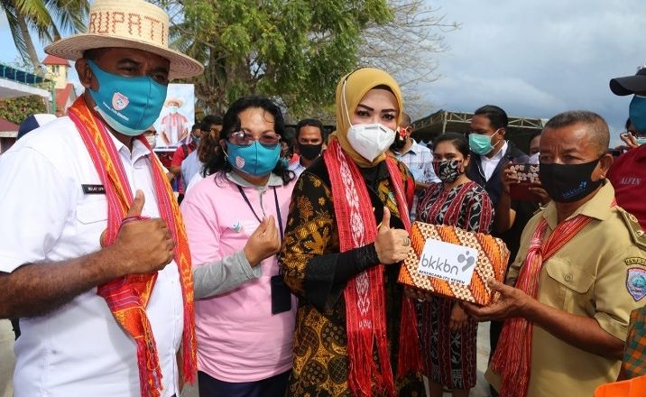 Widya Kunjungi Anak-Anak di Pulau Terluar