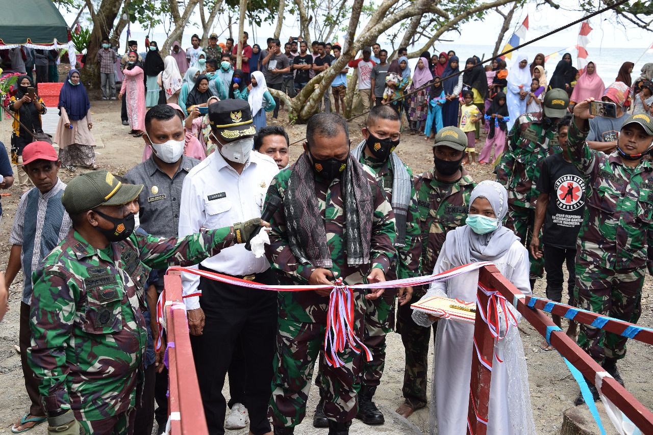 Danrem 15/Binaiya Resmikan JG NKRI Karya Bakti Di Kabupaten SBT