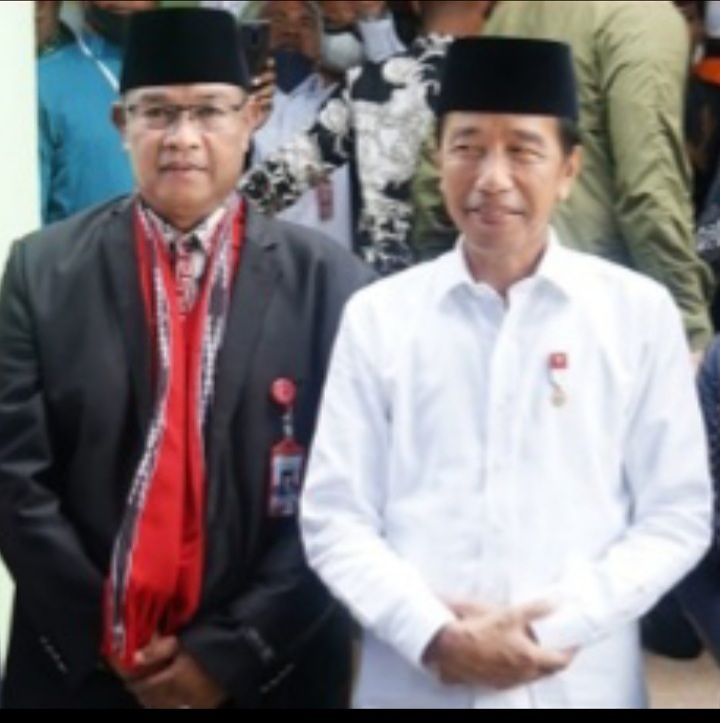 PRESIDEN SHALAT JUMAAT BERSAMA MASYARAKAT KKT