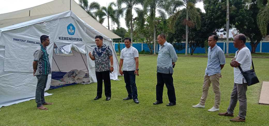 Thio  :  Kemendikbud Tambah 25 Tenda Balajar ke Maluku   