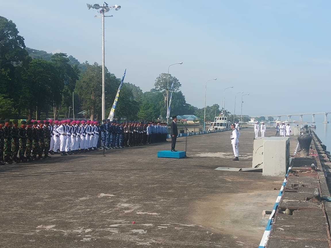 Kenang Hari Pahlawan. Lantamal IX Ambon Gelar Upacara Tabur Bunga