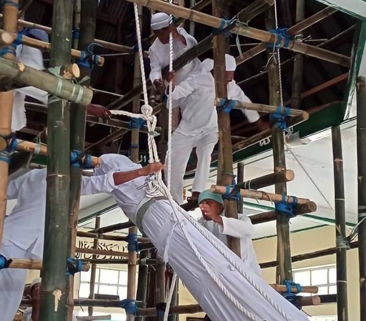 Wagub dan Ibu  Orno Hadiri Pemancangan Tiang Alif Masjid Jami Negeri Luhu