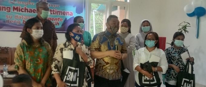 Warga Kristen Bersyukur BMW Mangente Anak-anak Tidak Mampu Berbagi Kasih