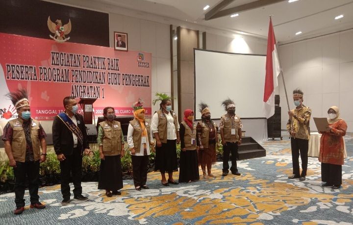 Sangadji Lantik KKGP  Indonesia Bagian Timur-Saatnya Cahaya Dari Timur Berkembang