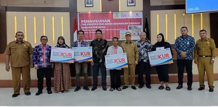 NAZRA-TAUDA HADIR DI BURU SAKSIKAN PENGUKUHAN TPAKD