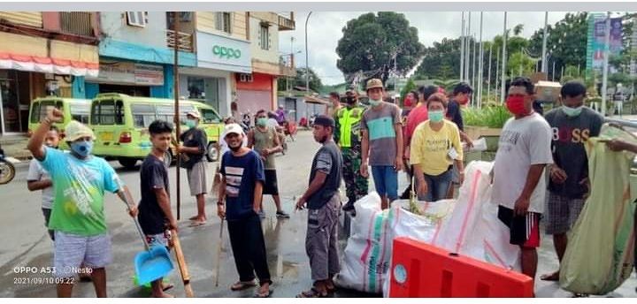 Lurah Uriteru Giat Lakukan Kalesang Negeri Bersama Warganya