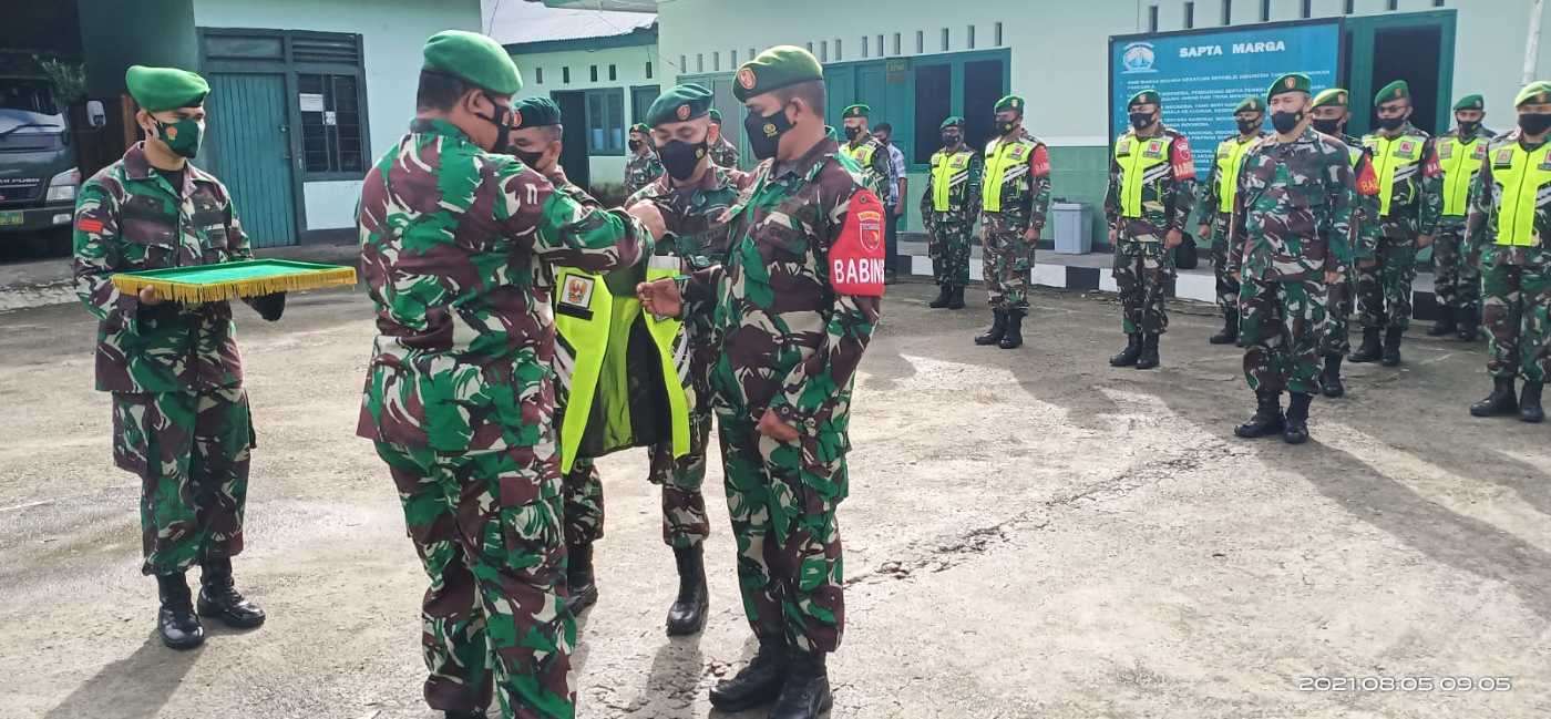 Dandim 1504/Ambon Beri Rompi Bagi Danramil & Babinsa 