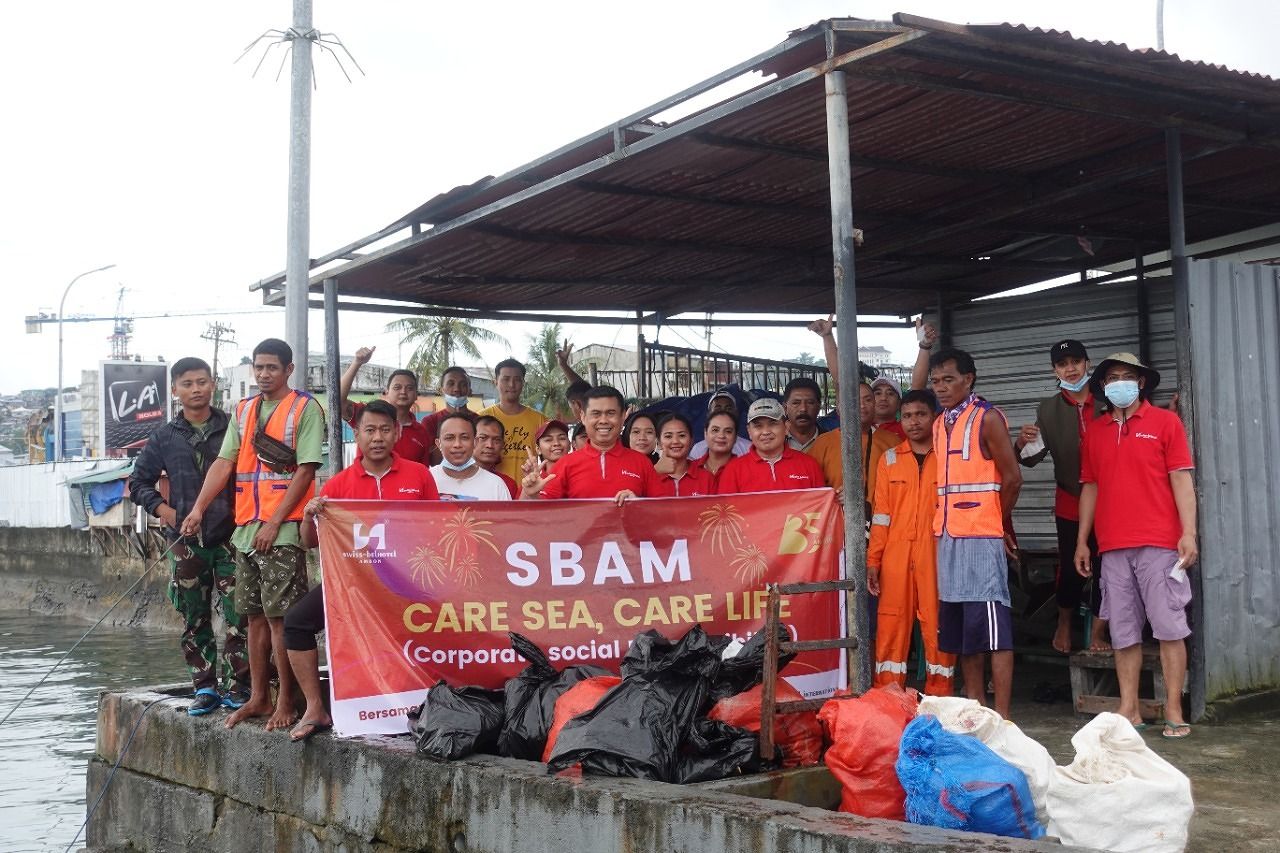 SONGSONG HUT KE-35 SWISS-BELHOTEL PEDULI LINGKUNGAN AKSI BERSIH LAUT AMBON