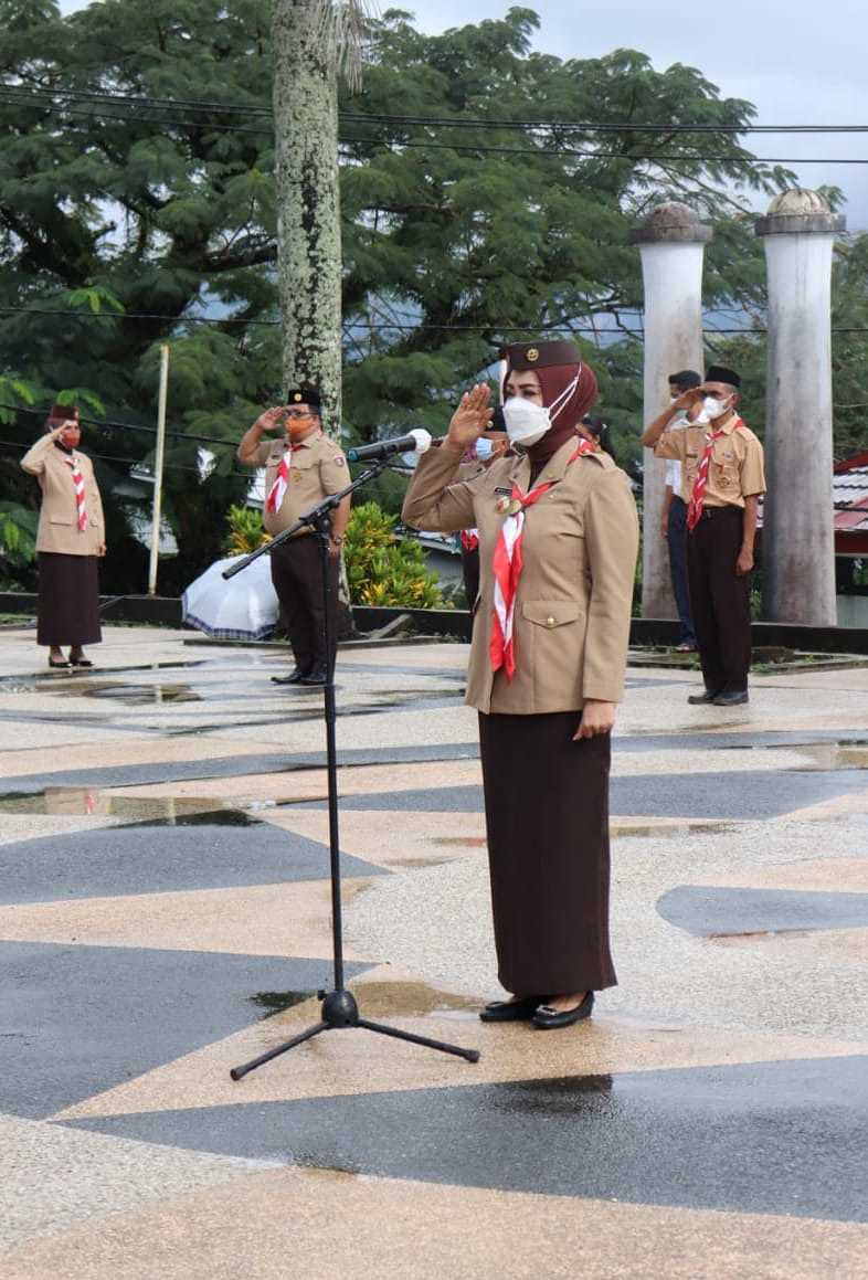 Ketua Kwartil Ziarah ke Taman Makam Pahlawan-Saksikan Vaksin di Dikpora