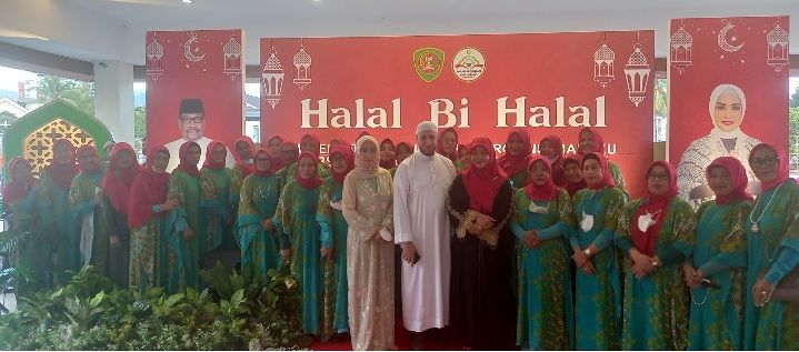 RIBUAN JAMAAH MEMBLUDAK HADIRI HALBIL   MT NUR AISAH-WPM HIDUP BERBAGI SELALU JADI PERHATIAN UTAMA