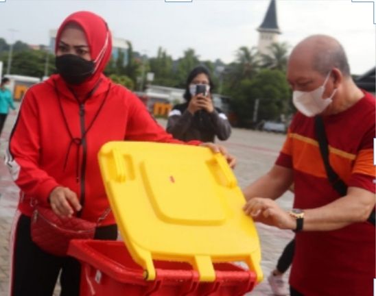 Peduli Sampah TP-PKK Gelar Bersih Lingkungan