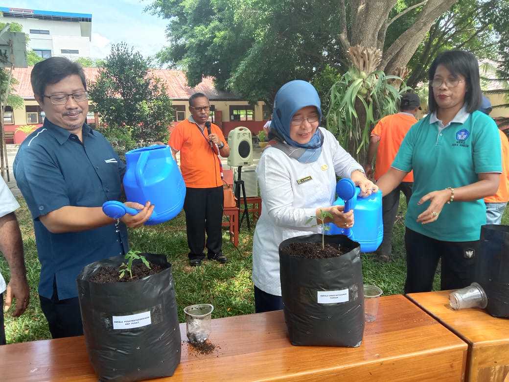 Kementrian Saksikan Tanaman Perdana Pertanian Masuk Sekolah