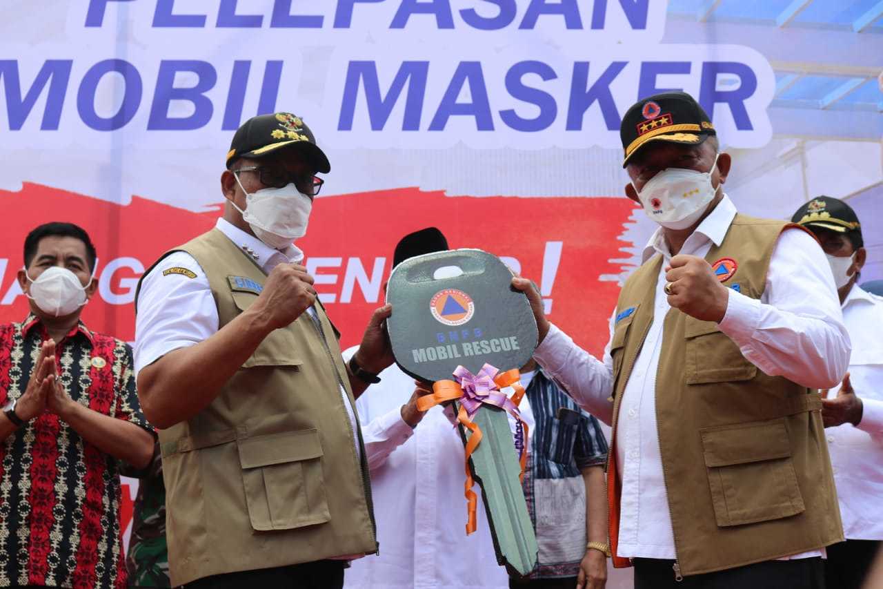 Kepala BNPB Lepas Gerakan Mobil Masker di Ambon