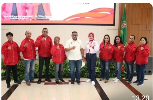 Gubernur Lepas Kontingen KORMI Maluku ke FORNAS Palembang