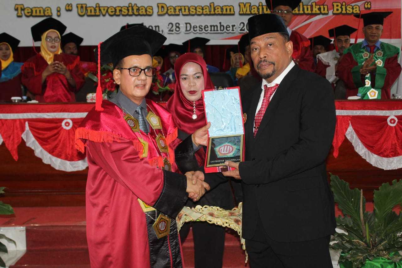 Gubernur Maluku Hadiri Wisuda 250 Mahasiswa Unidar