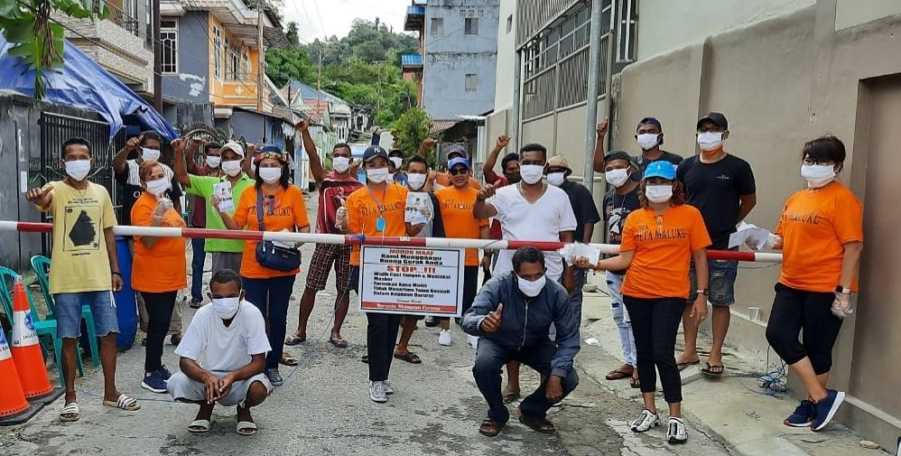 Peduli Kemanusiaan Ina Beta Maluku Bagikan 3000 Masker Bagi Warga