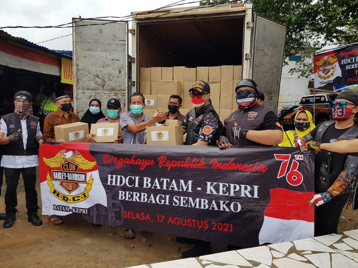 Di Hari Kemerdekaan Kominitas Harley Davidson Peduli Kasih Beri 1945 Sembako