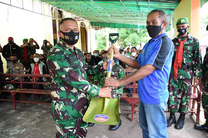 Danrem  151 Binaiya Terus Peduli Rakyat Demi Damainya Bumi  Maluku