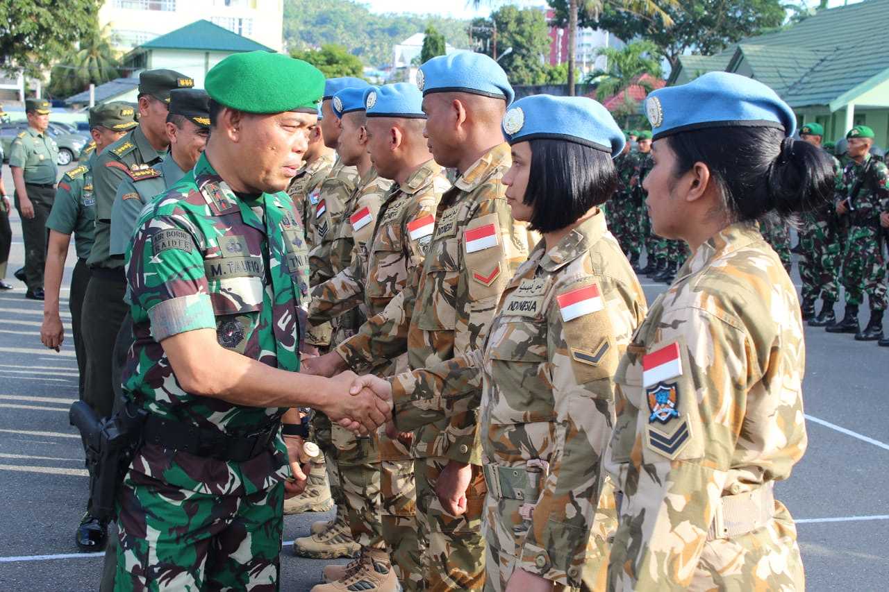    Kodam XVI Pattimura Gelar Upacara Pelepasan dan Penerimaan Satgas